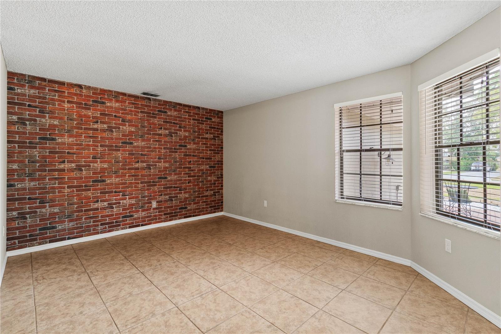 Image 12 of 43 For 509 Century Oak Court