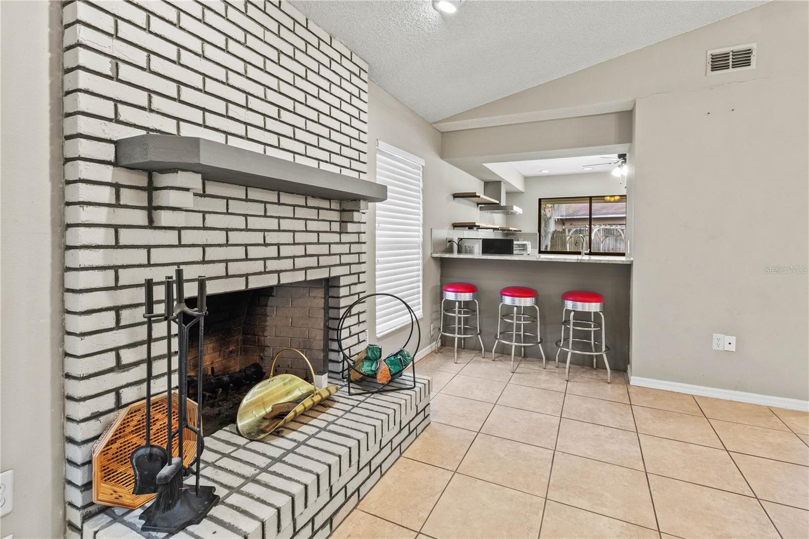 Image 14 of 43 For 509 Century Oak Court