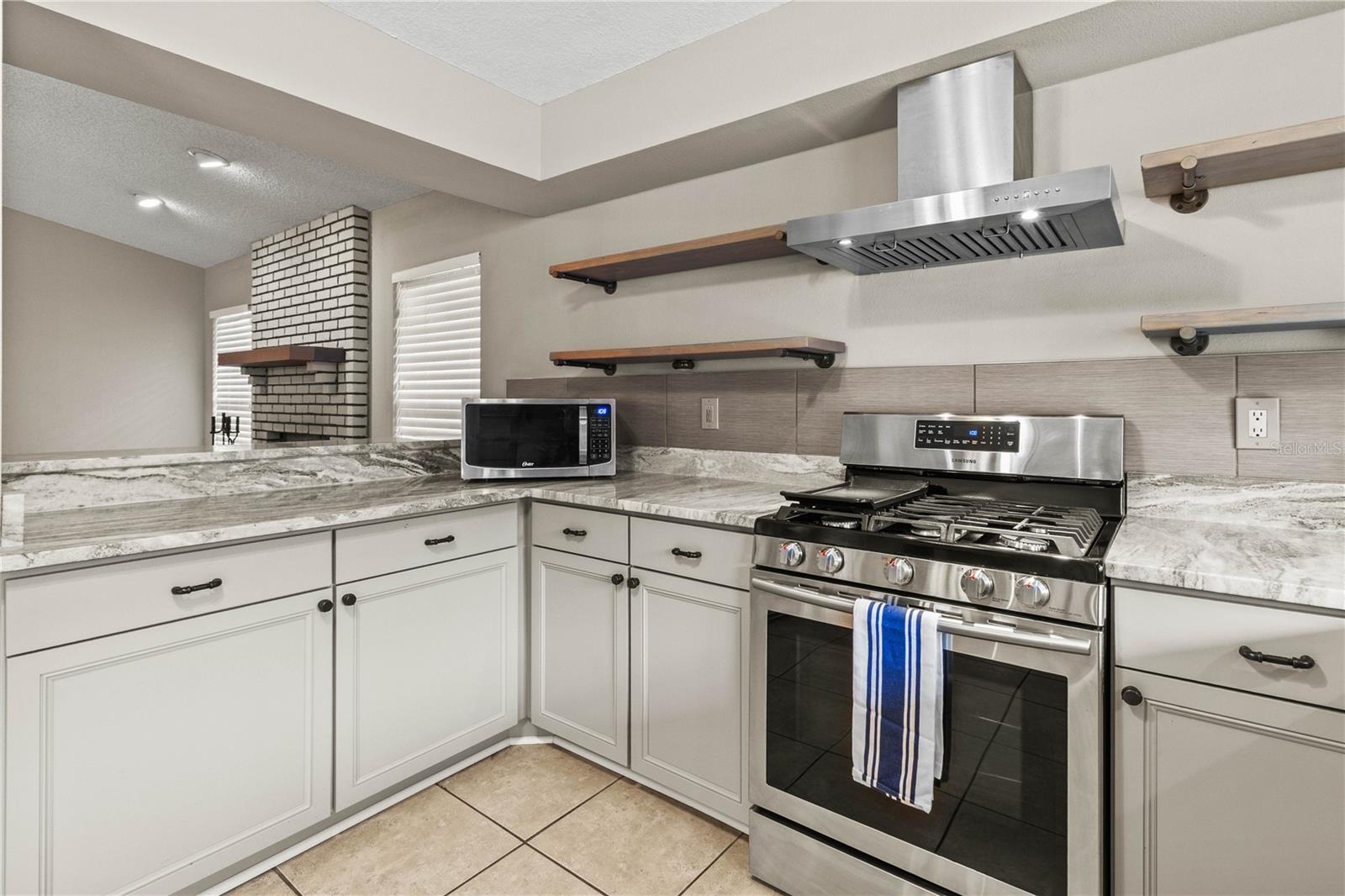 Image 15 of 43 For 509 Century Oak Court