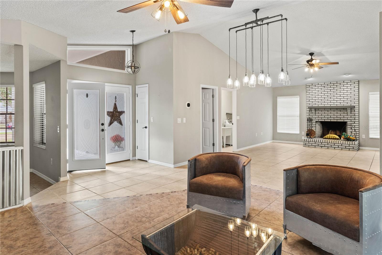 Image 4 of 43 For 509 Century Oak Court