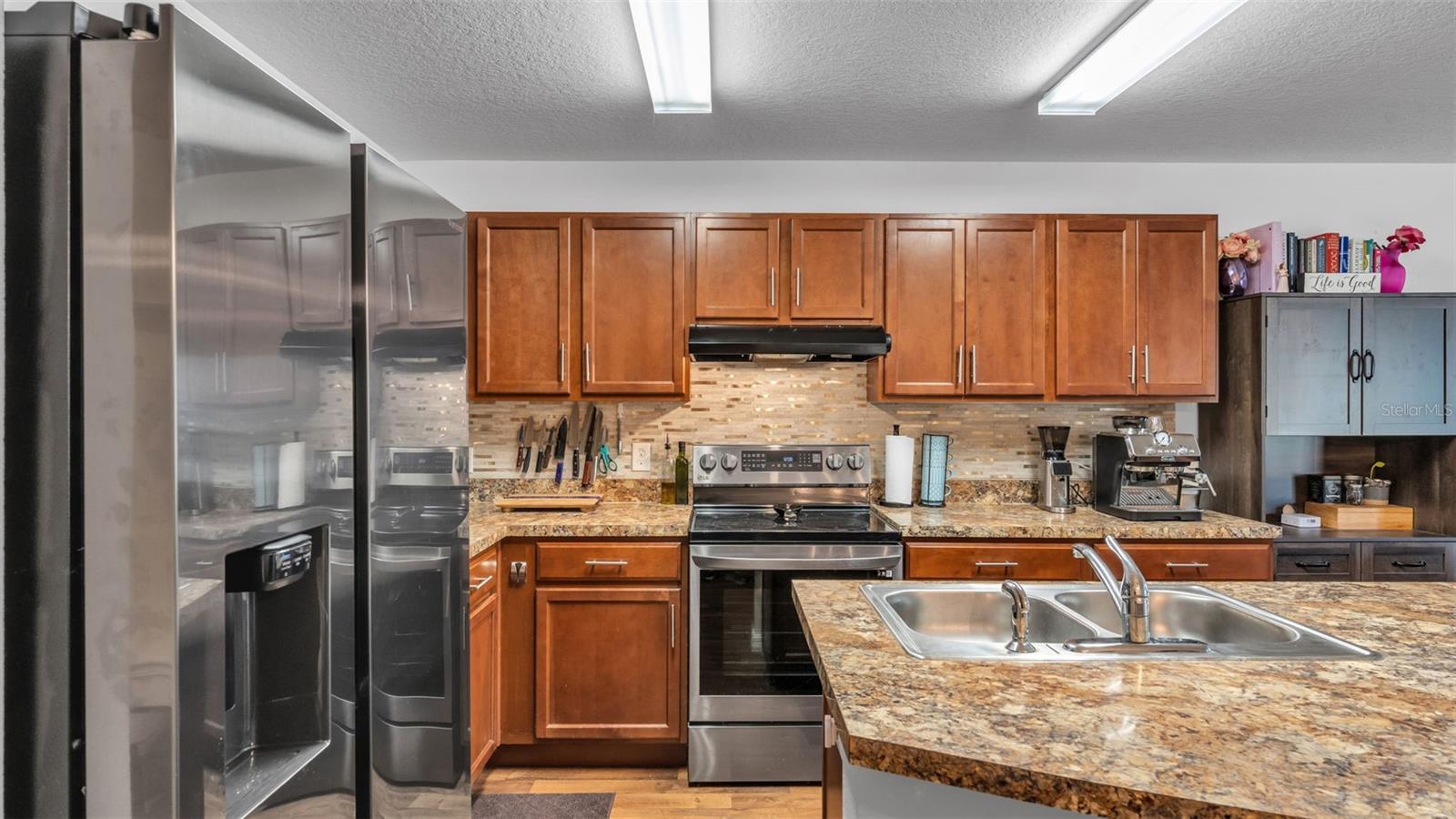 Image 16 of 52 For 5582 Maggiore Boulevard