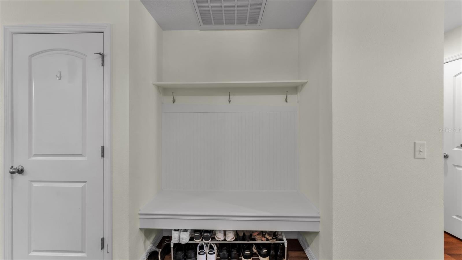 Image 18 of 52 For 5582 Maggiore Boulevard