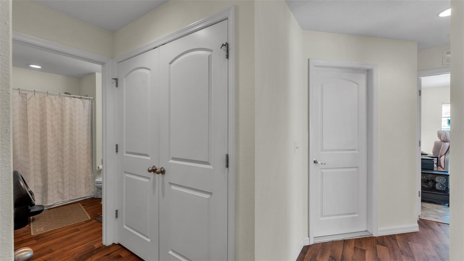 Image 21 of 52 For 5582 Maggiore Boulevard