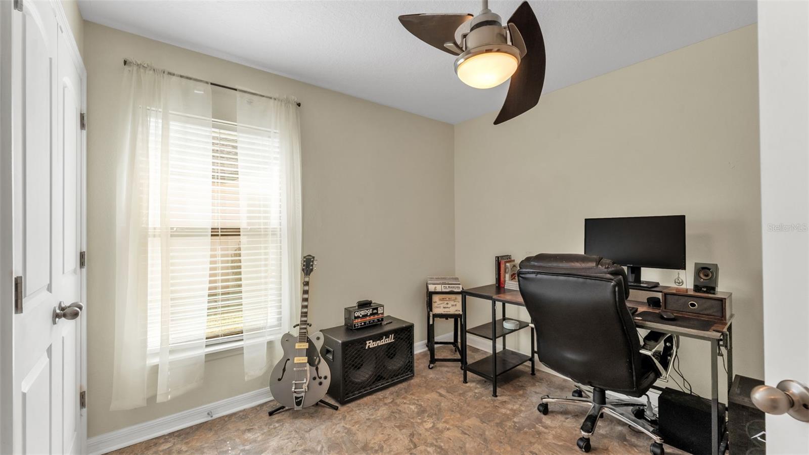 Image 26 of 52 For 5582 Maggiore Boulevard