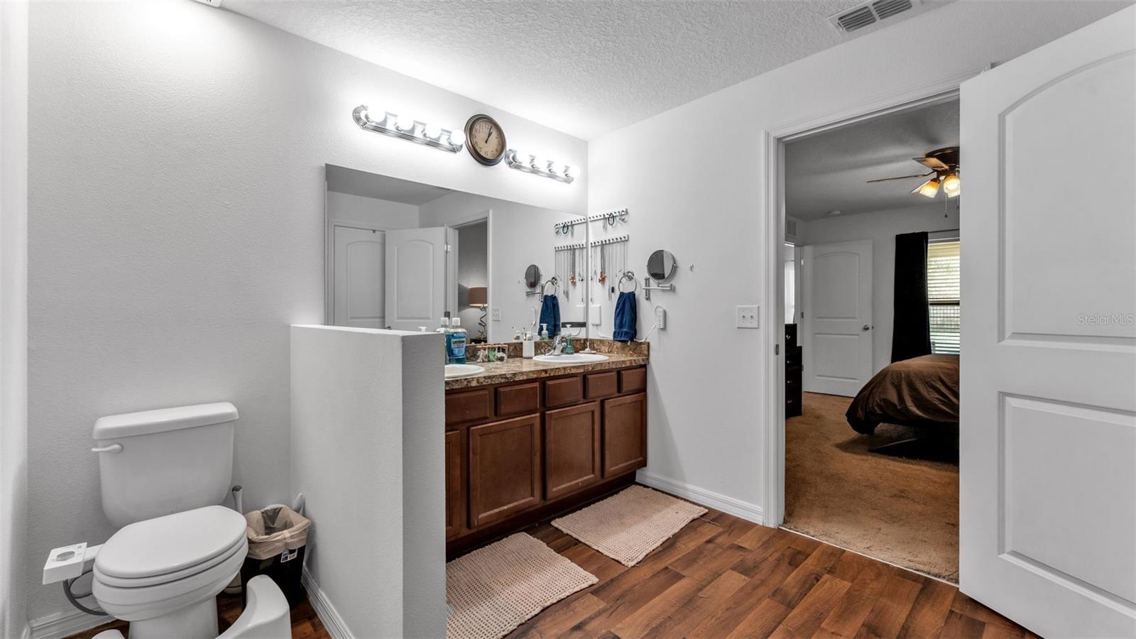 Image 28 of 52 For 5582 Maggiore Boulevard