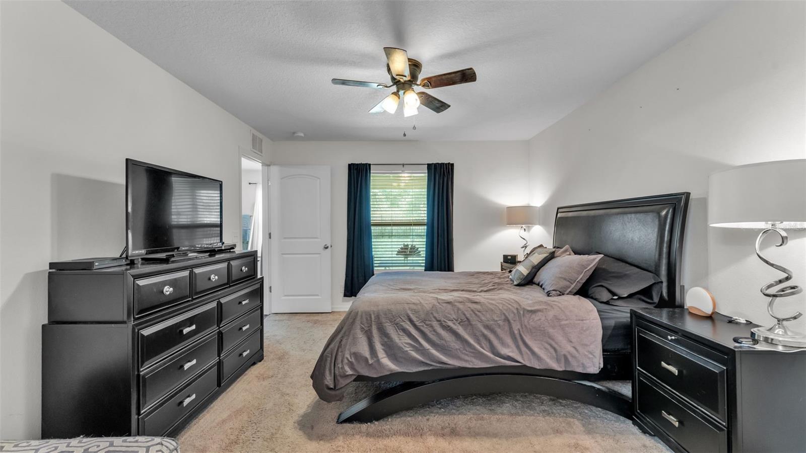 Image 32 of 52 For 5582 Maggiore Boulevard