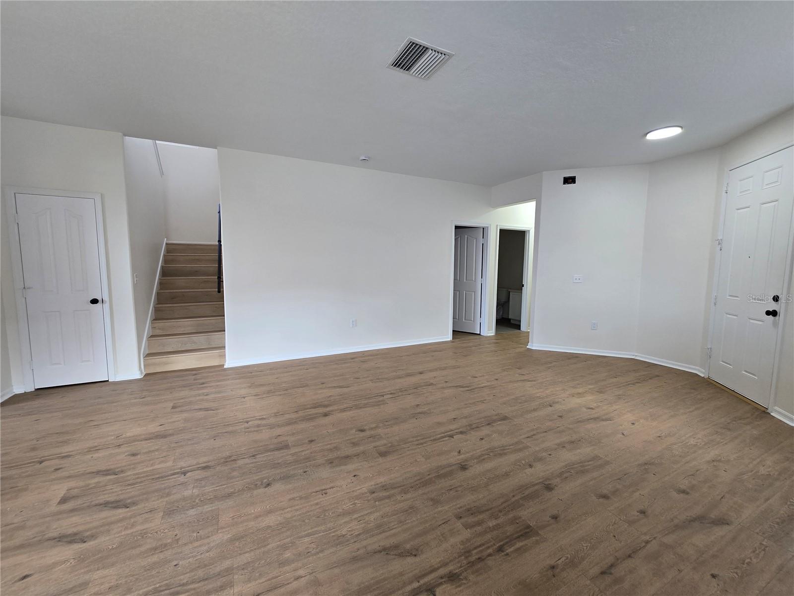 Image 12 of 29 For 6889 Lake Eaglebrooke Drive