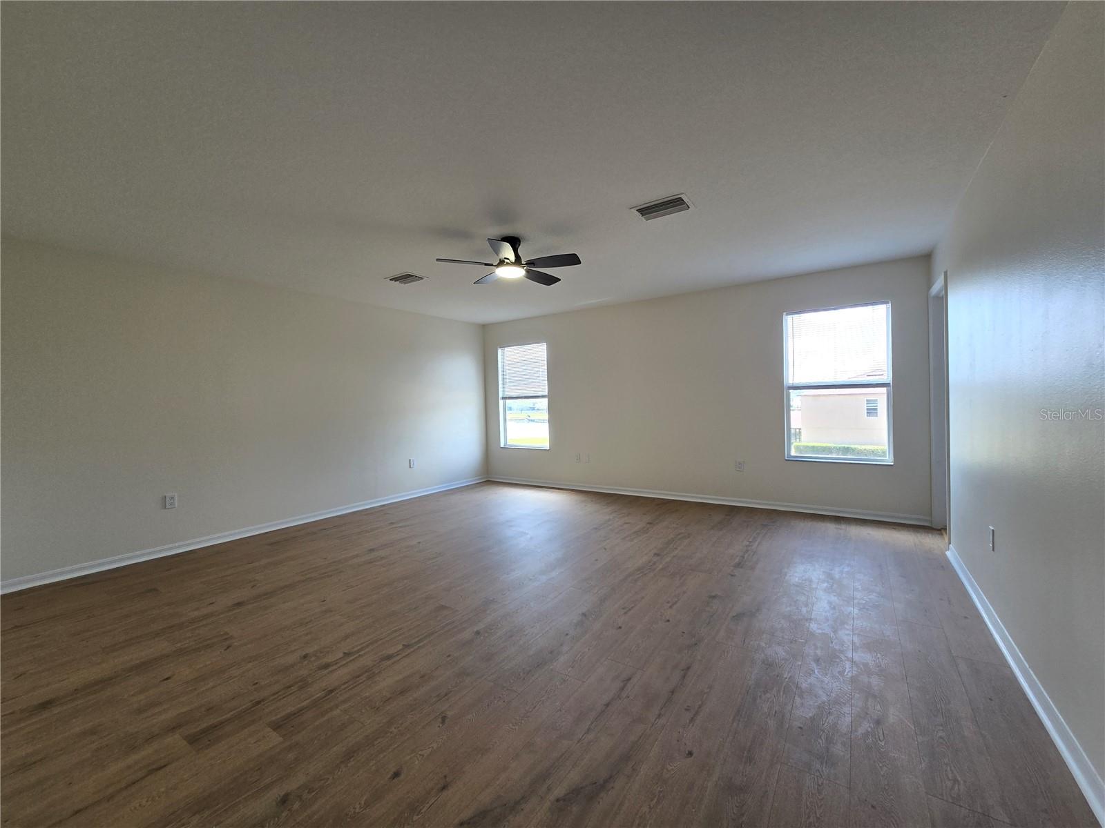 Image 14 of 29 For 6889 Lake Eaglebrooke Drive