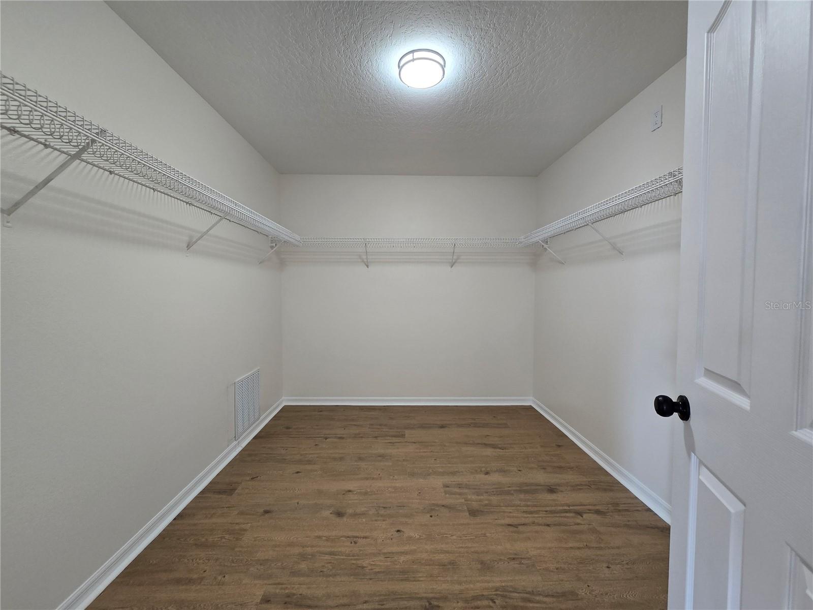 Image 15 of 29 For 6889 Lake Eaglebrooke Drive