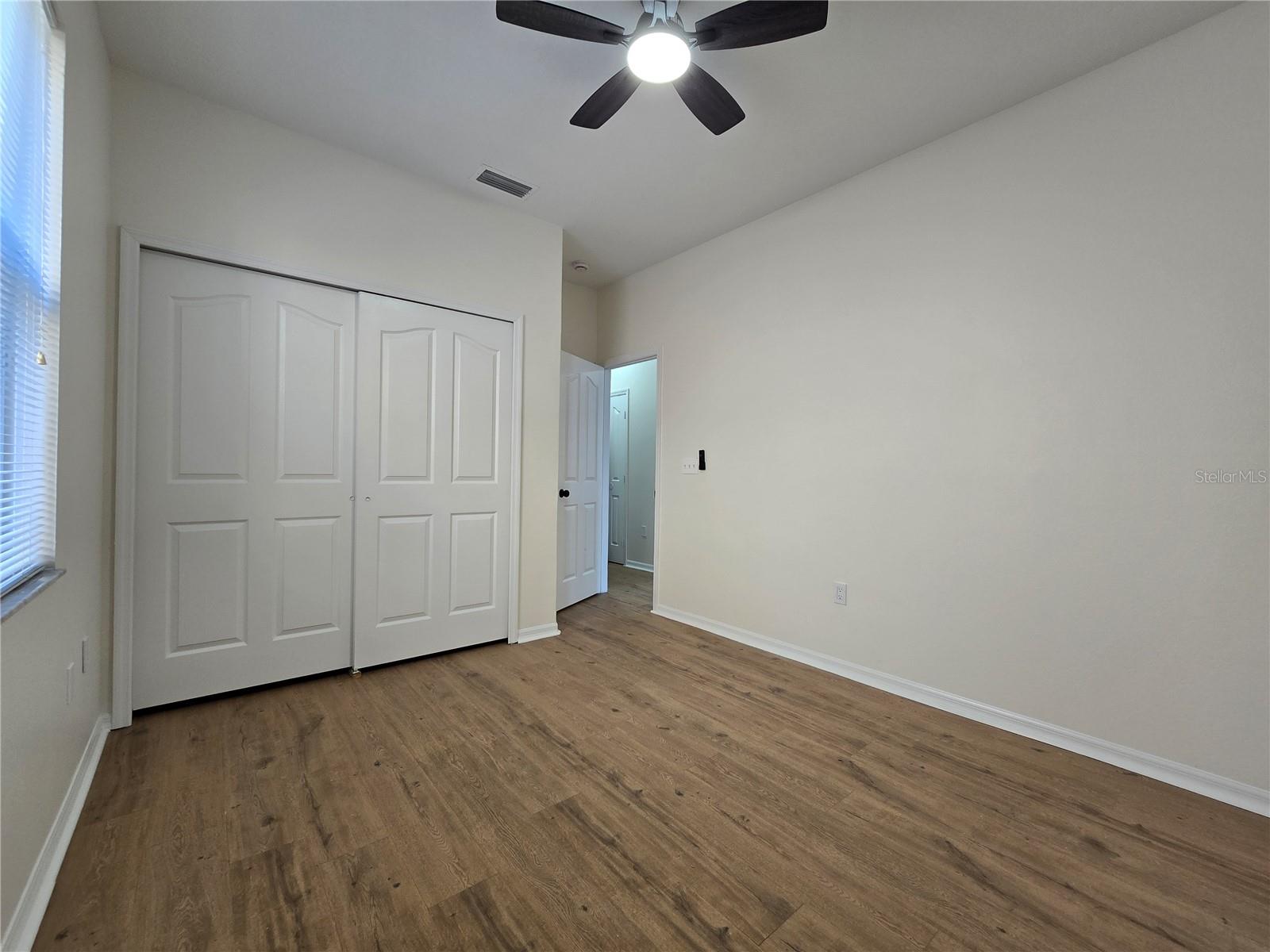 Image 17 of 29 For 6889 Lake Eaglebrooke Drive