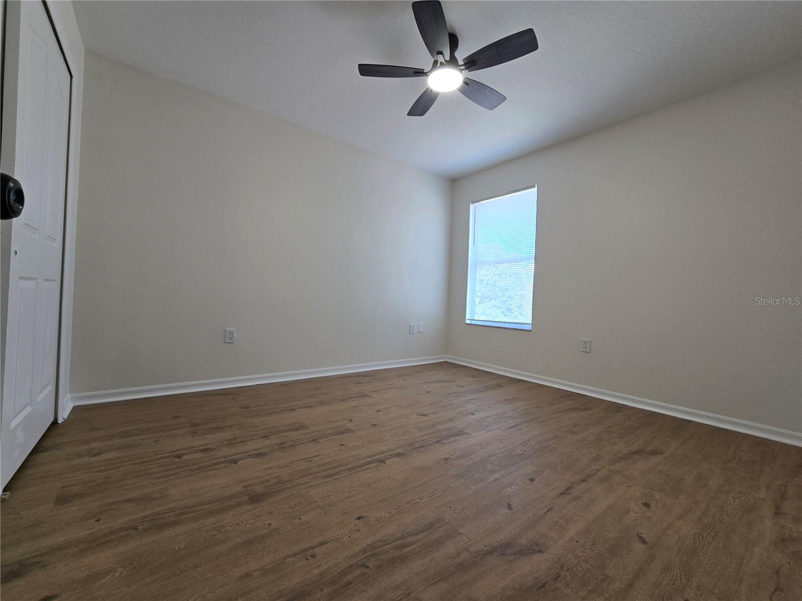 Image 19 of 29 For 6889 Lake Eaglebrooke Drive