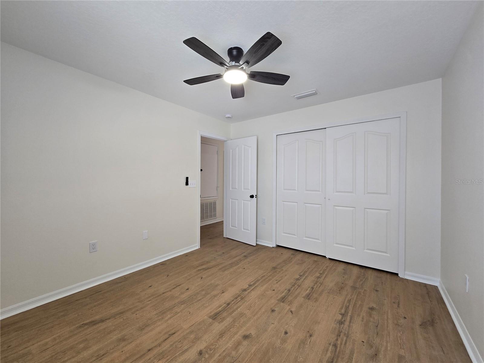 Image 20 of 29 For 6889 Lake Eaglebrooke Drive