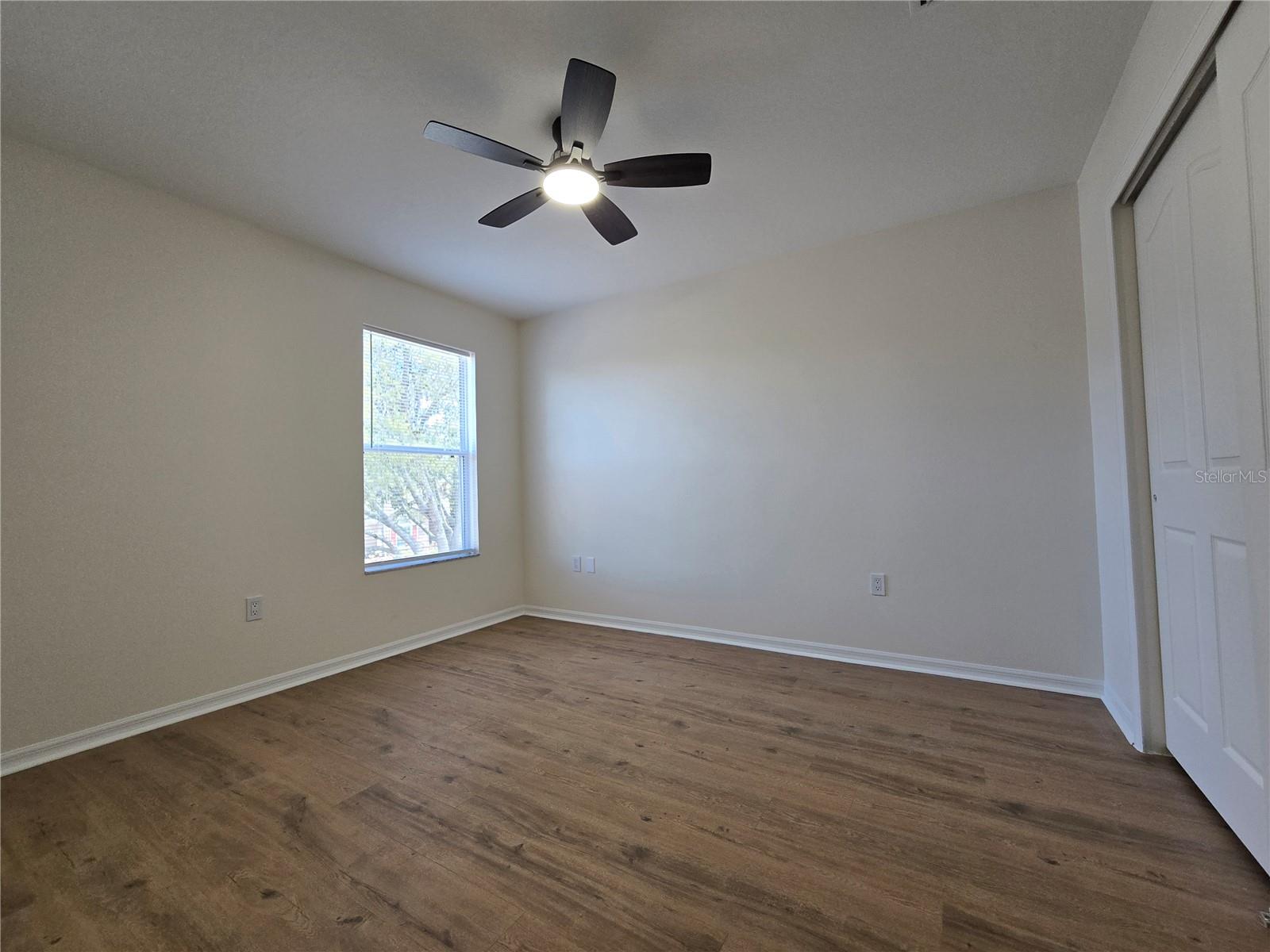 Image 21 of 29 For 6889 Lake Eaglebrooke Drive