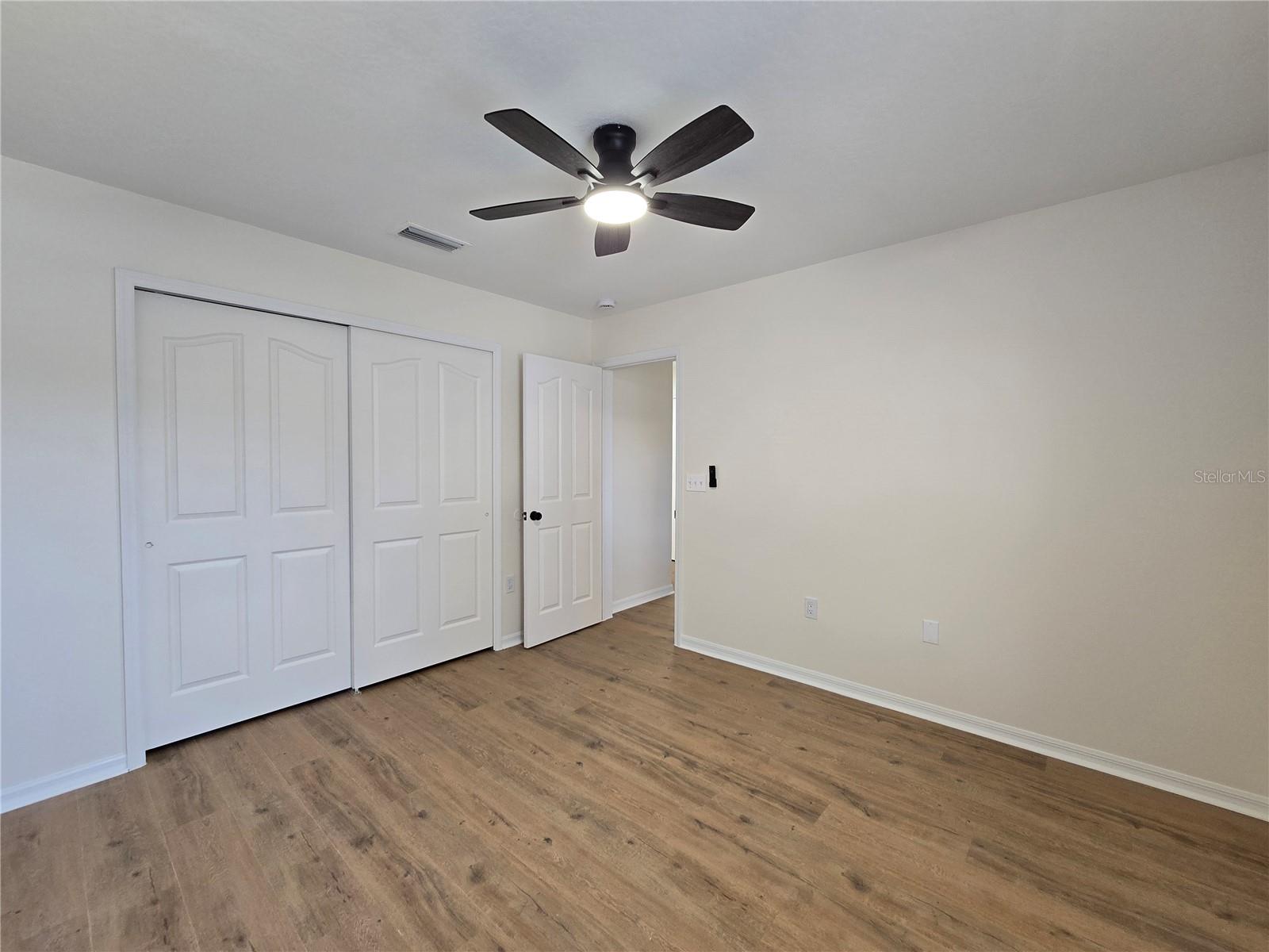 Image 22 of 29 For 6889 Lake Eaglebrooke Drive