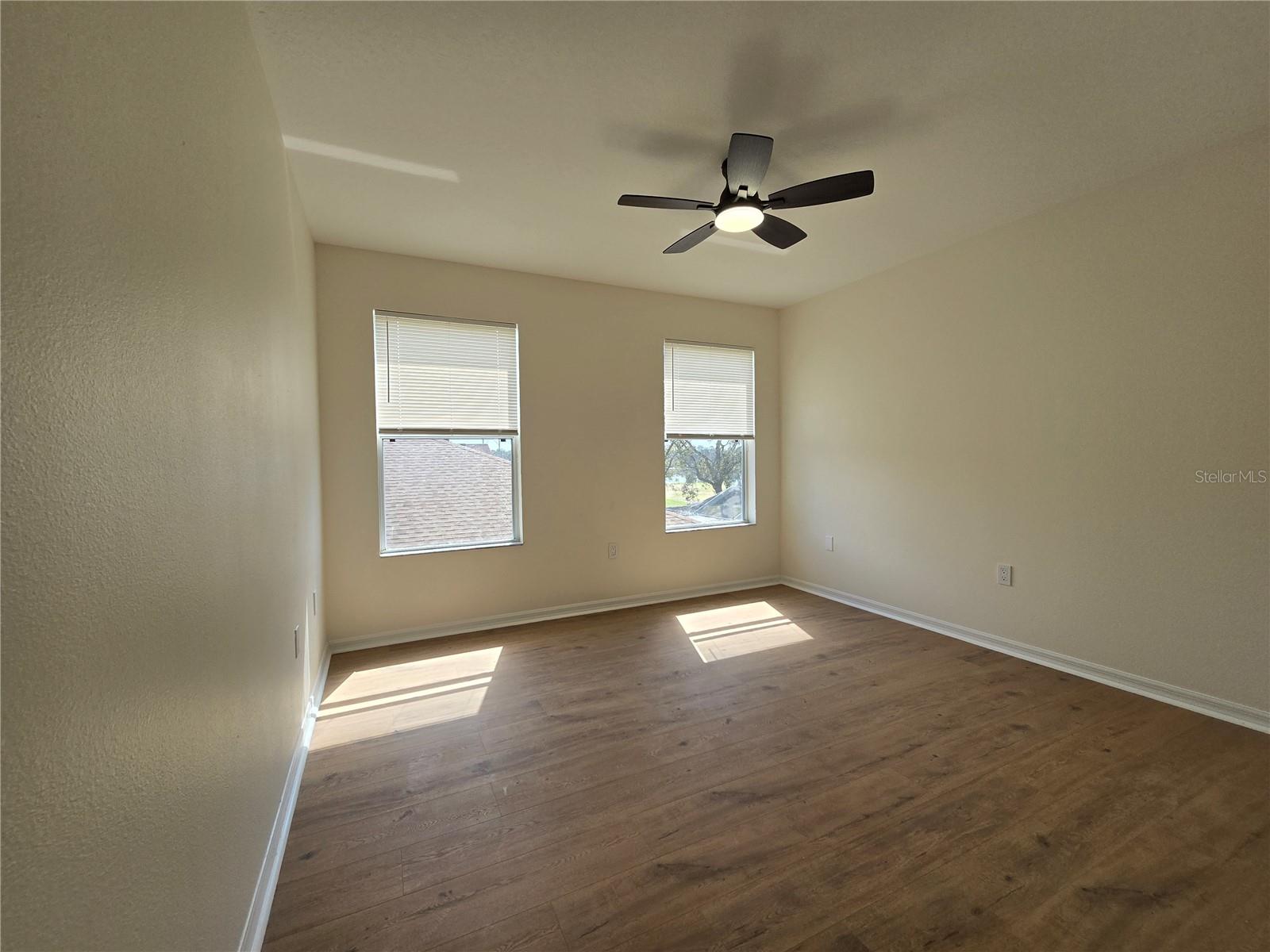 Image 24 of 29 For 6889 Lake Eaglebrooke Drive