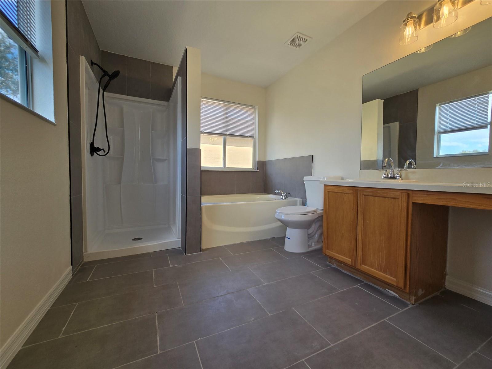 Image 26 of 29 For 6889 Lake Eaglebrooke Drive