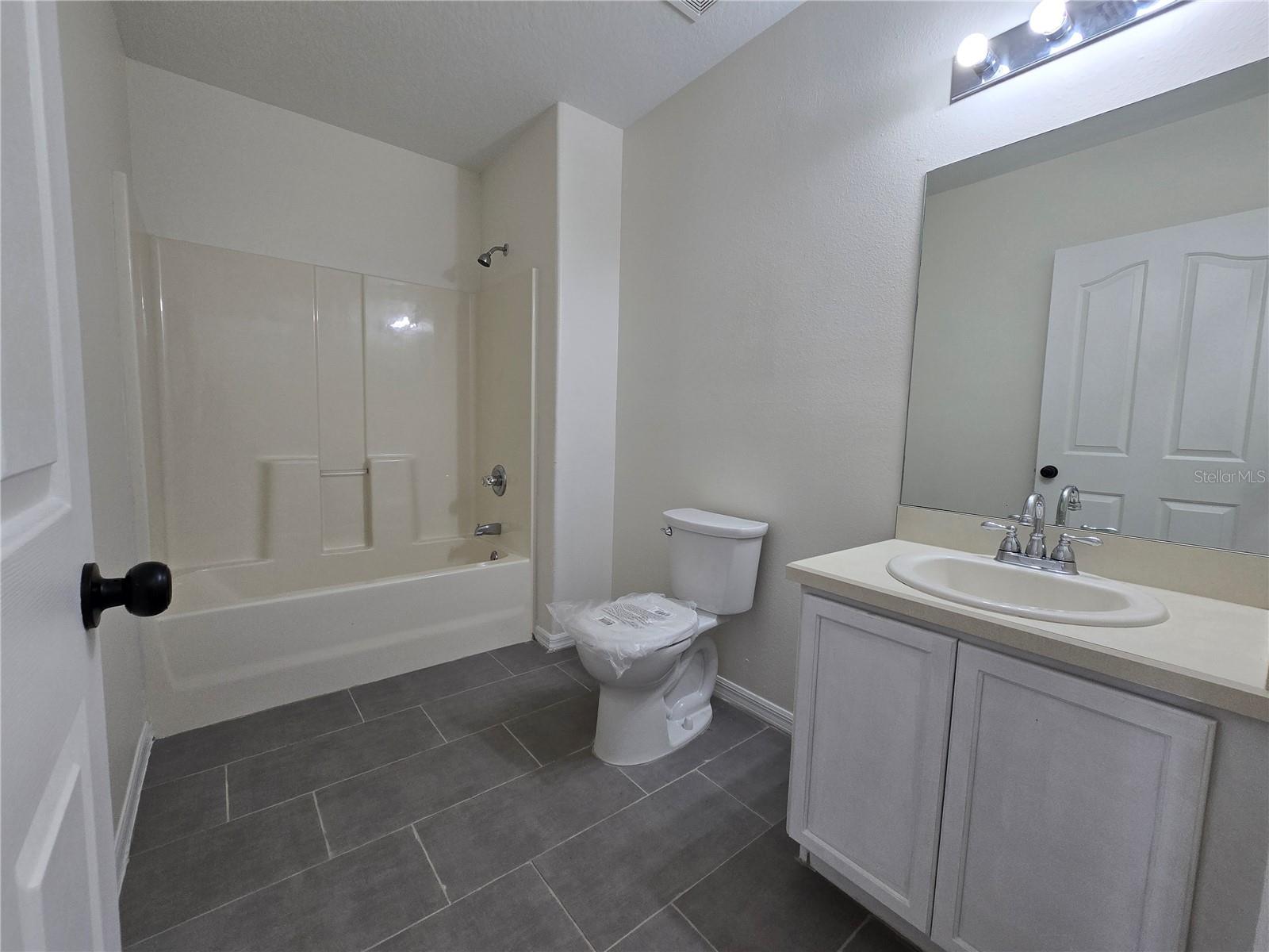 Image 27 of 29 For 6889 Lake Eaglebrooke Drive