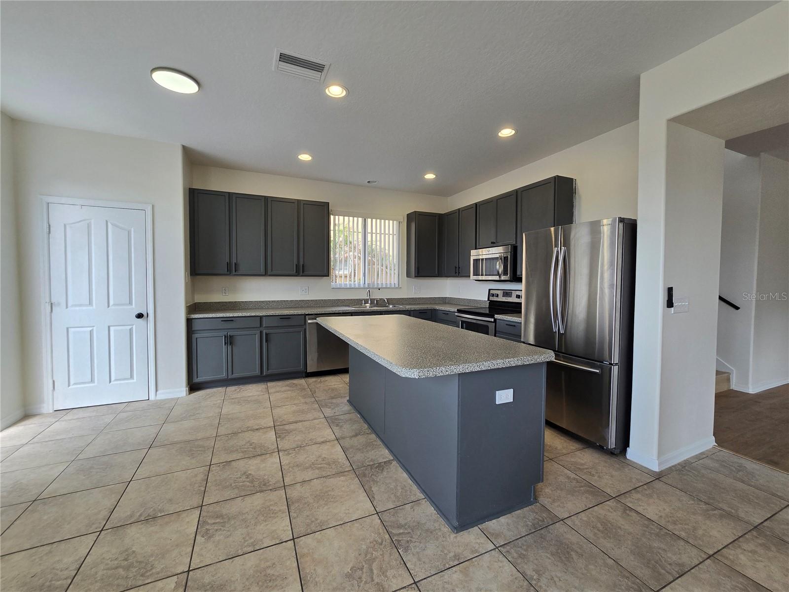 Image 8 of 29 For 6889 Lake Eaglebrooke Drive