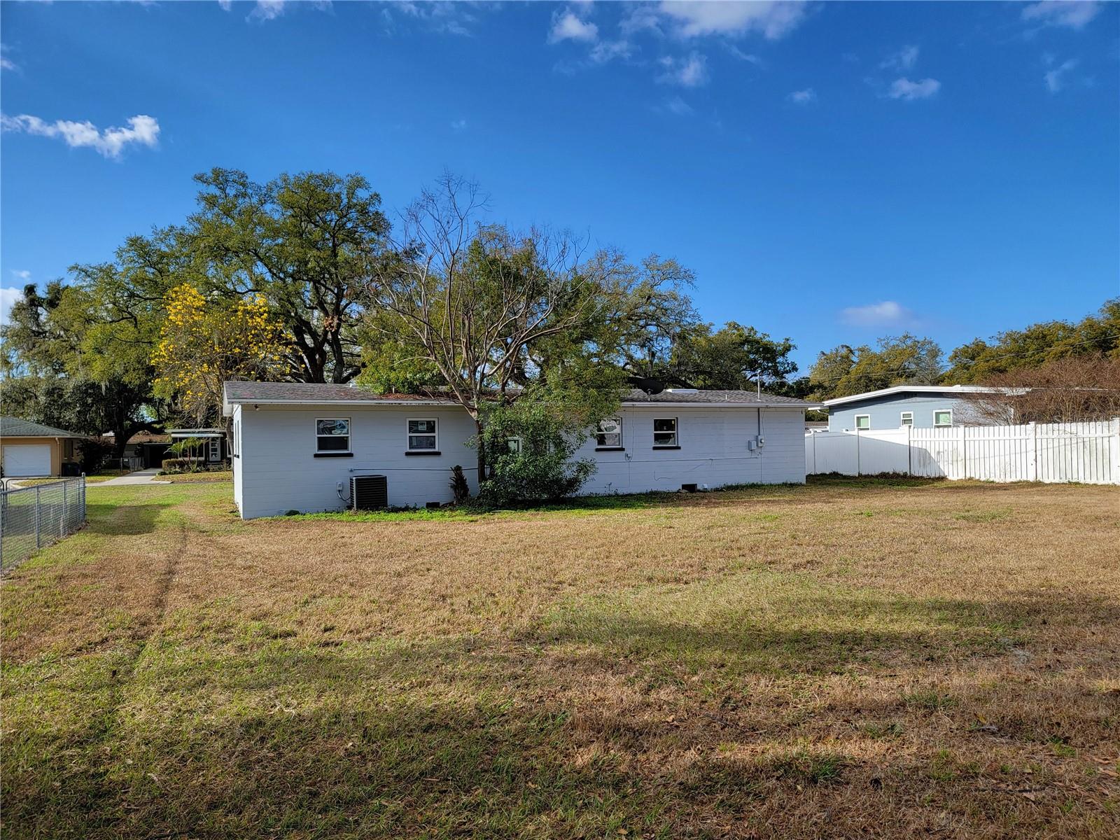 Image 17 of 19 For 525 Maxwell Street