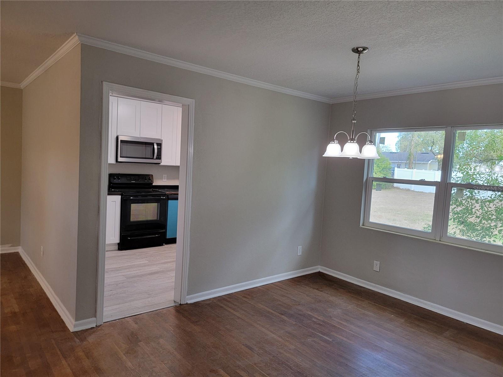 Image 5 of 19 For 525 Maxwell Street