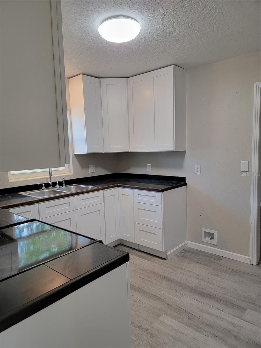 Image 7 of 19 For 525 Maxwell Street