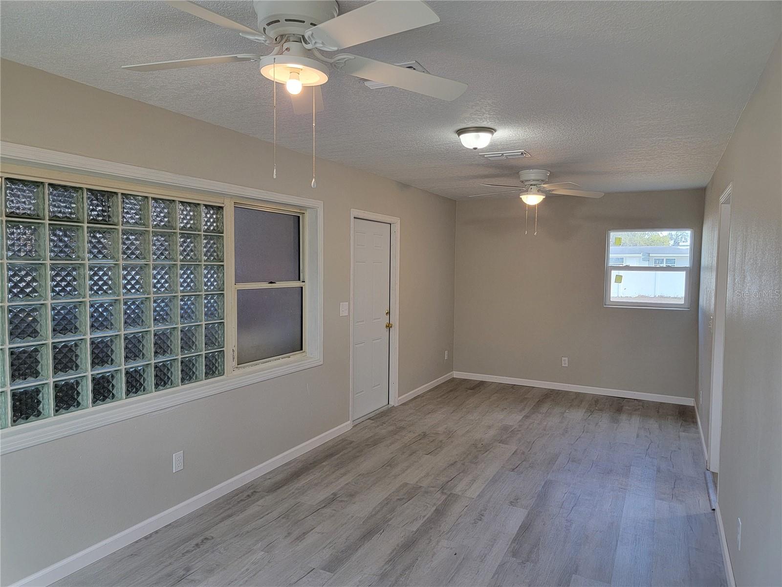 Image 8 of 19 For 525 Maxwell Street