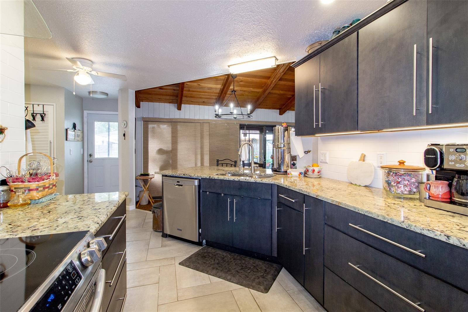 Image 10 of 37 For 5428 Weber Place