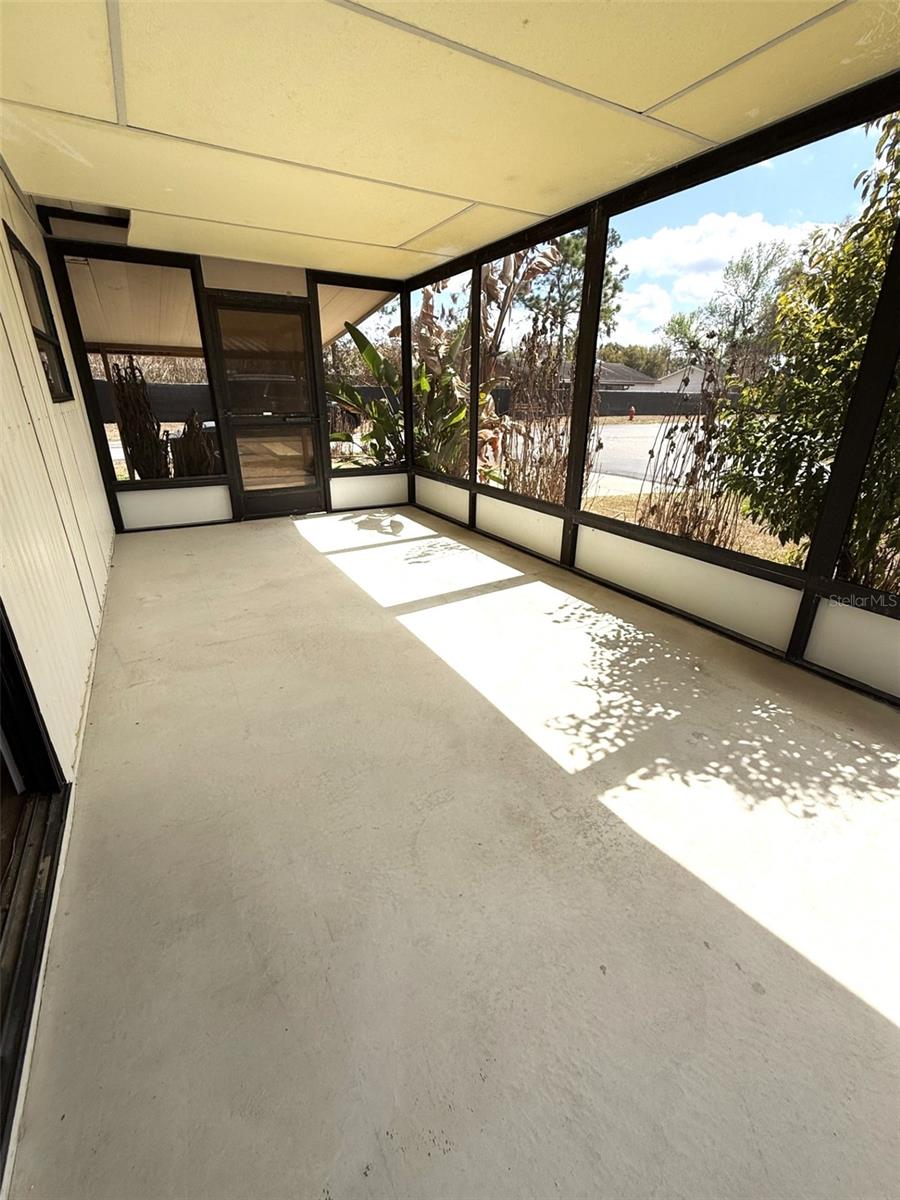 Image 17 of 25 For 2055 Floral Avenue 214