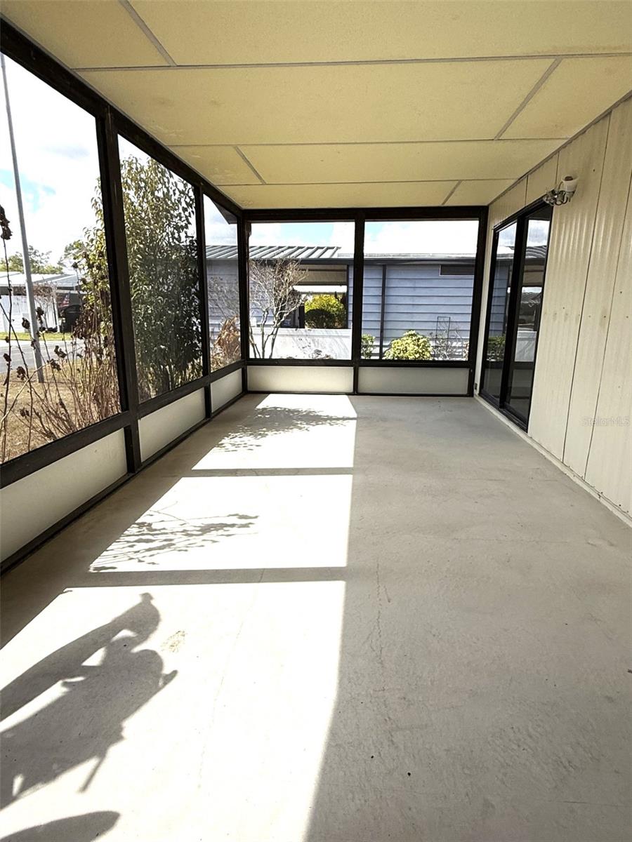 Image 18 of 25 For 2055 Floral Avenue 214