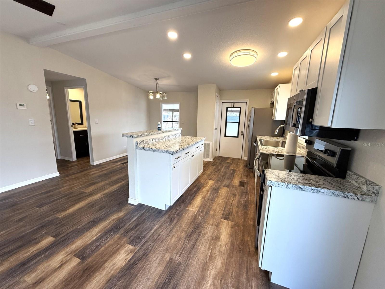 Image 4 of 25 For 2055 Floral Avenue 214