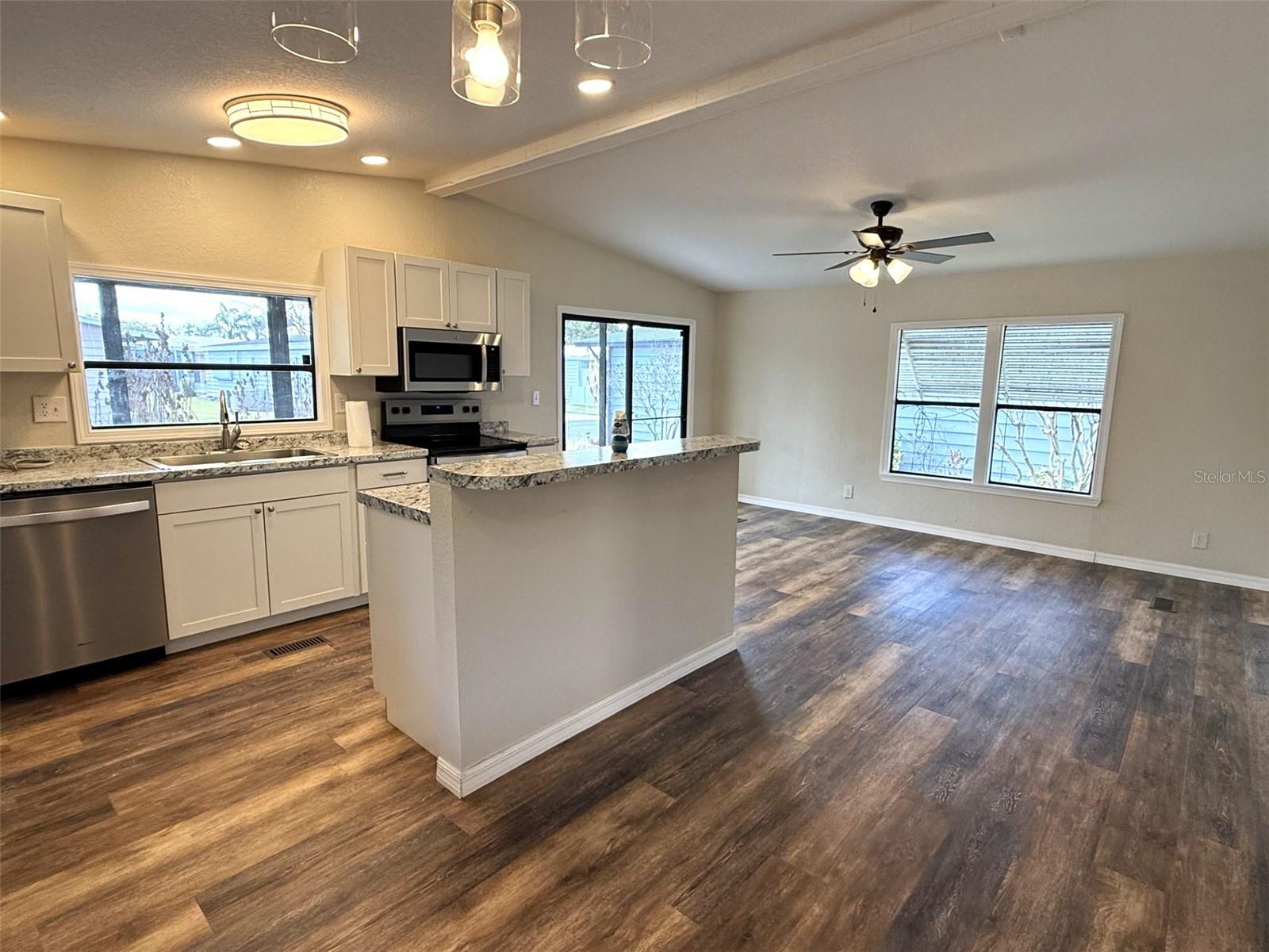 Image 5 of 25 For 2055 Floral Avenue 214