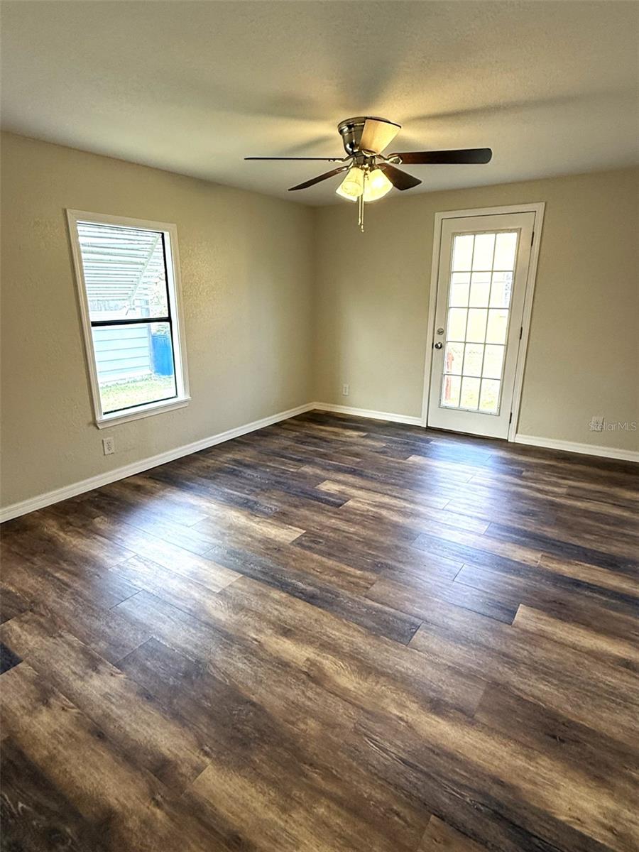 Image 9 of 25 For 2055 Floral Avenue 214