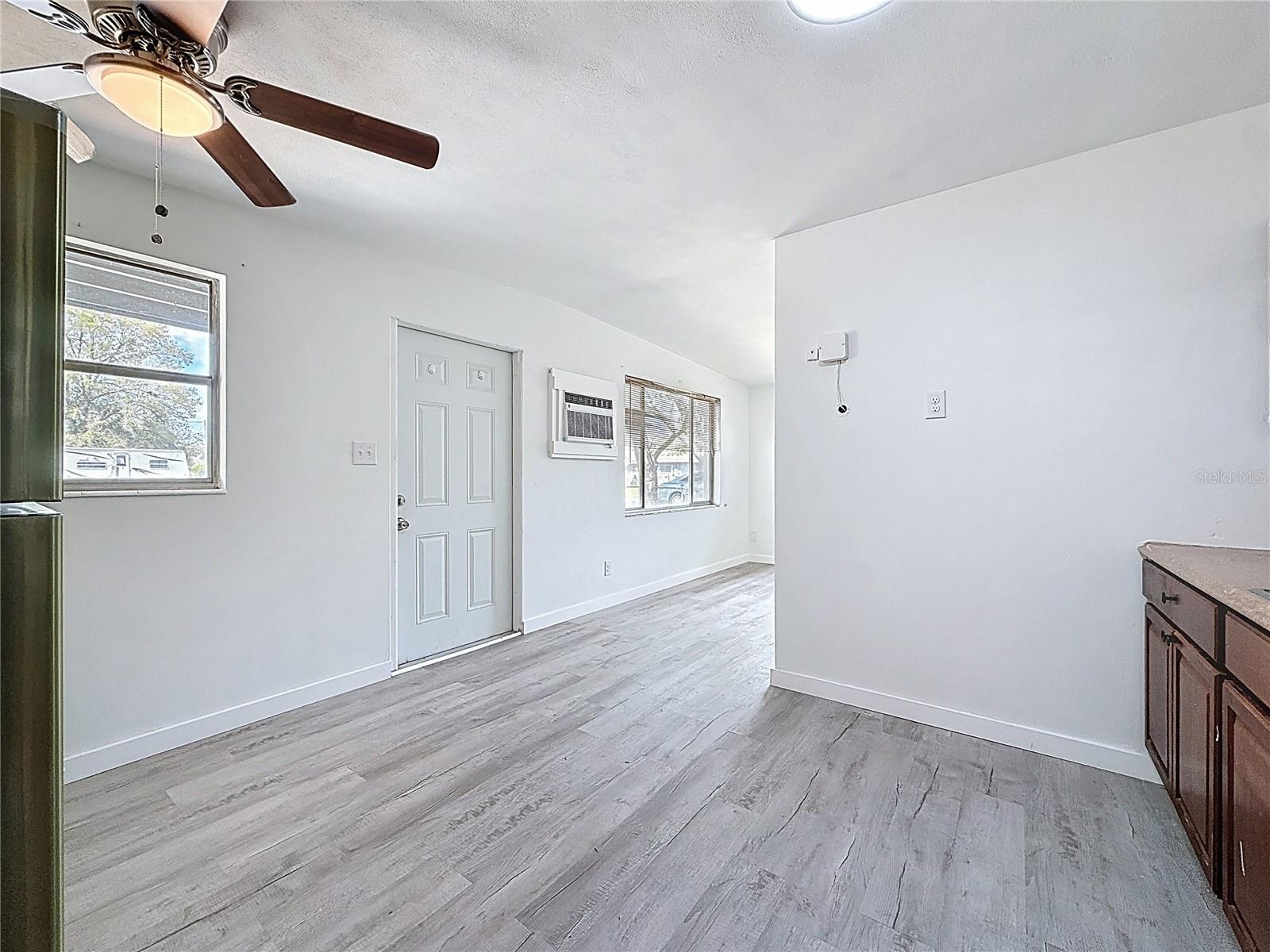 Image 17 of 46 For 319 Leta Street