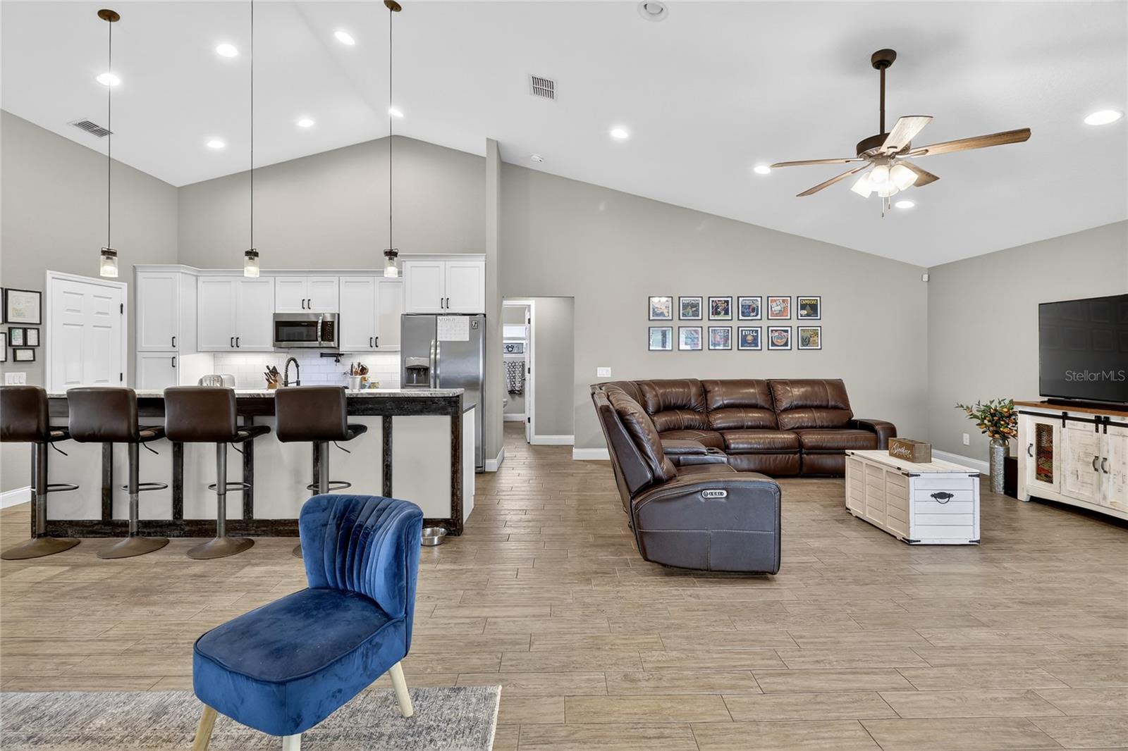 Image 14 of 56 For 143 Bentley Oaks Boulevard