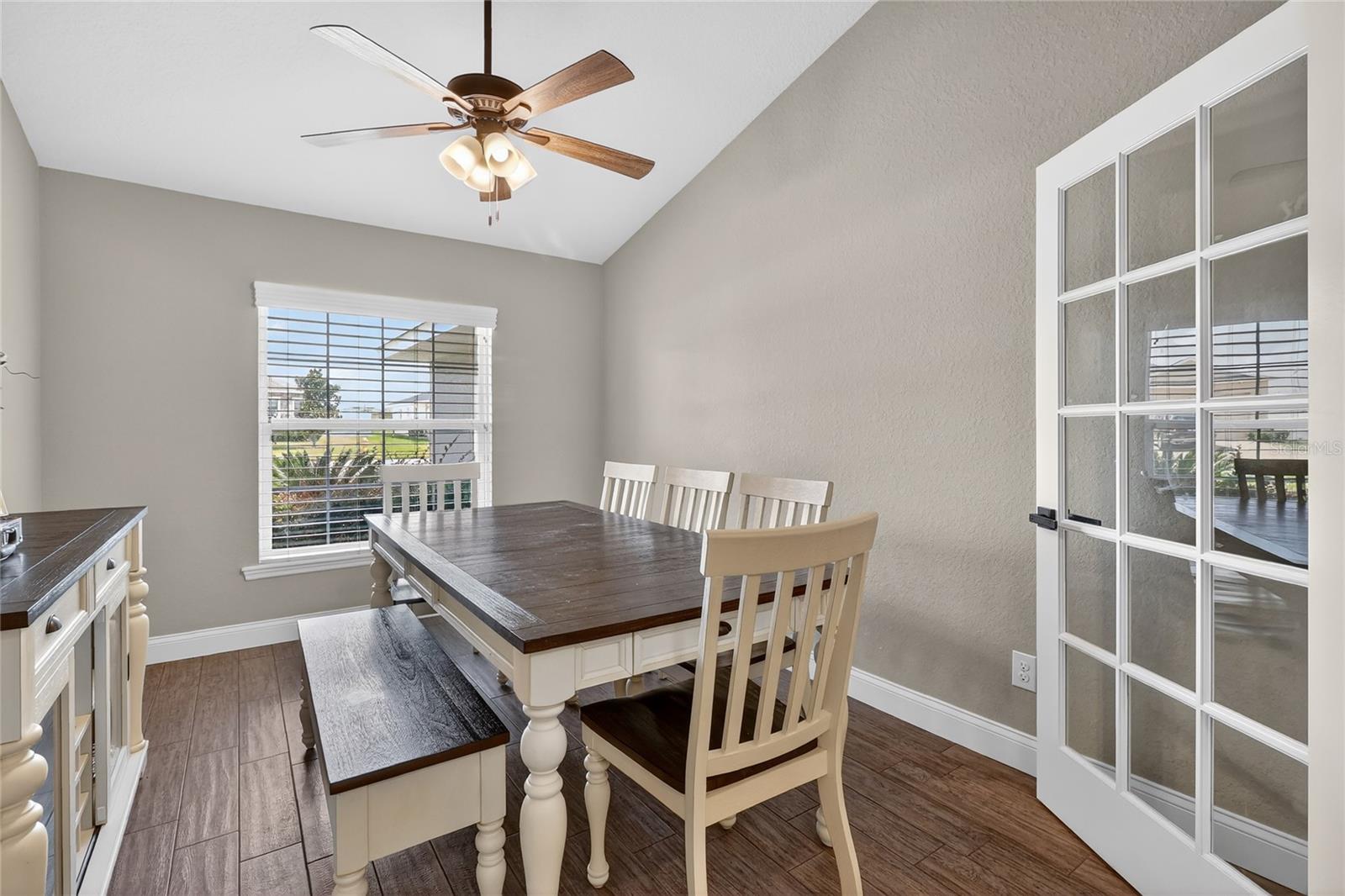 Image 22 of 56 For 143 Bentley Oaks Boulevard