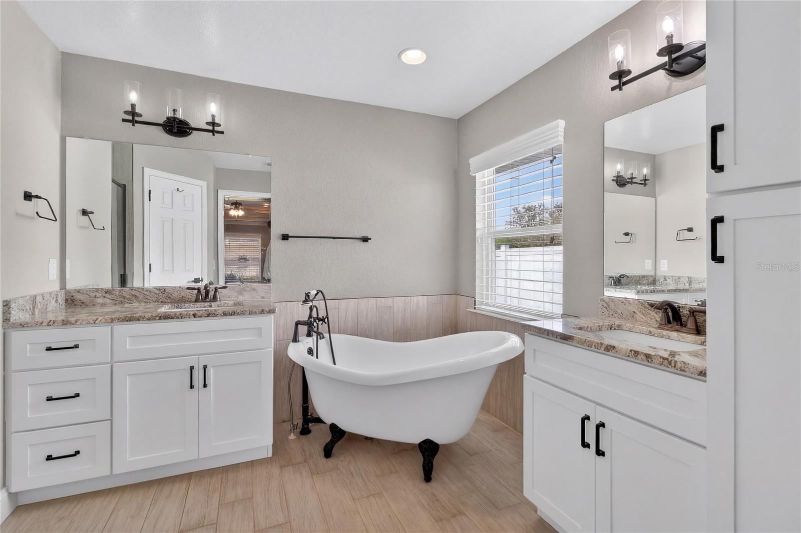 Image 31 of 56 For 143 Bentley Oaks Boulevard