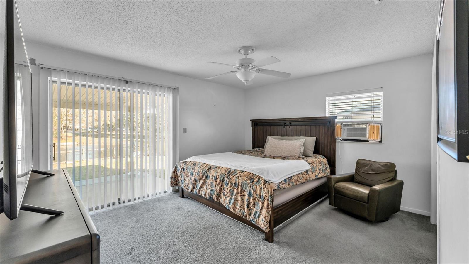 Image 17 of 39 For 5717 Lake Grove Drive