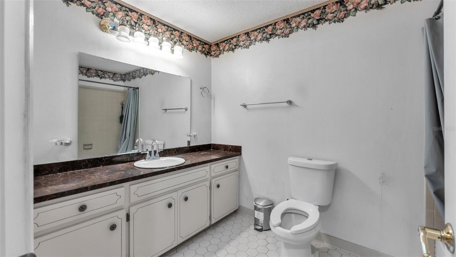 Image 25 of 39 For 5717 Lake Grove Drive