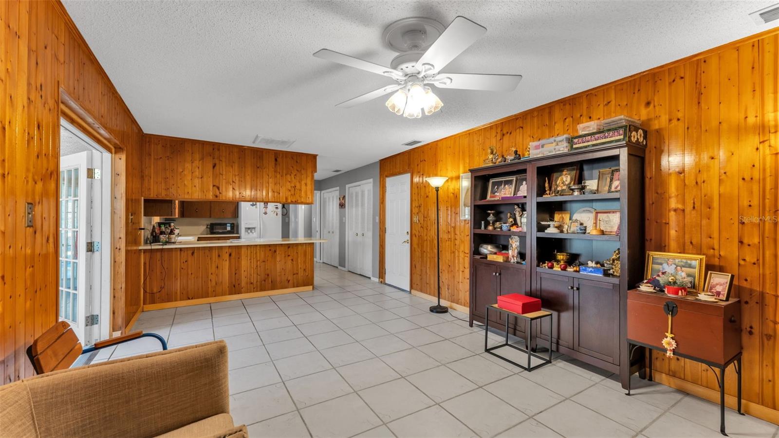 Image 27 of 39 For 5717 Lake Grove Drive