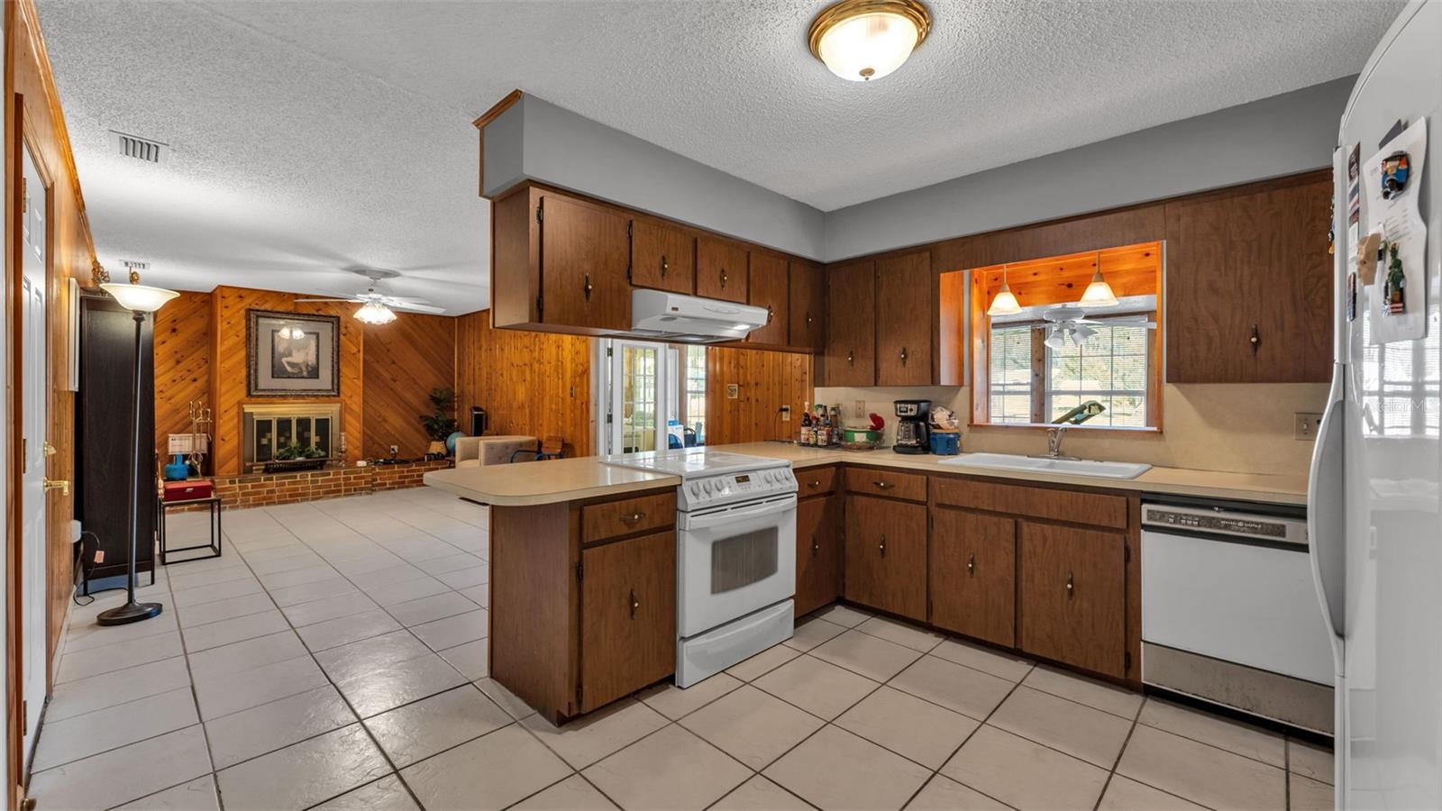 Image 8 of 39 For 5717 Lake Grove Drive