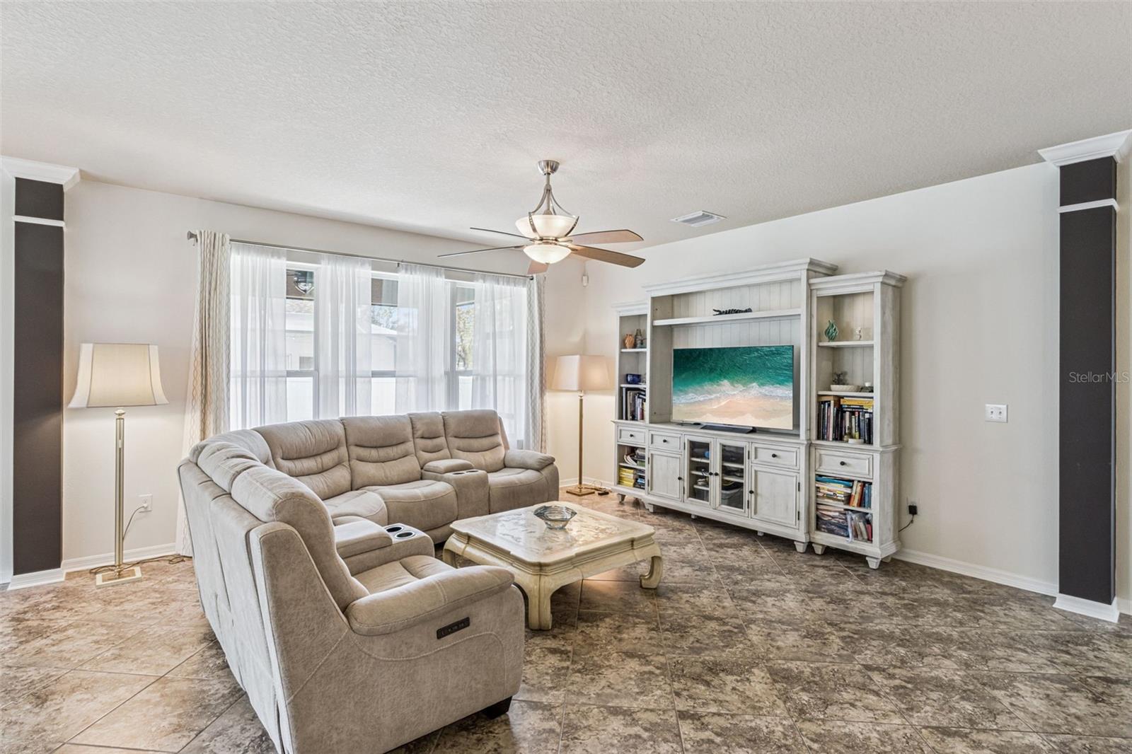 Image 13 of 56 For 31518 Bearded Oak Drive