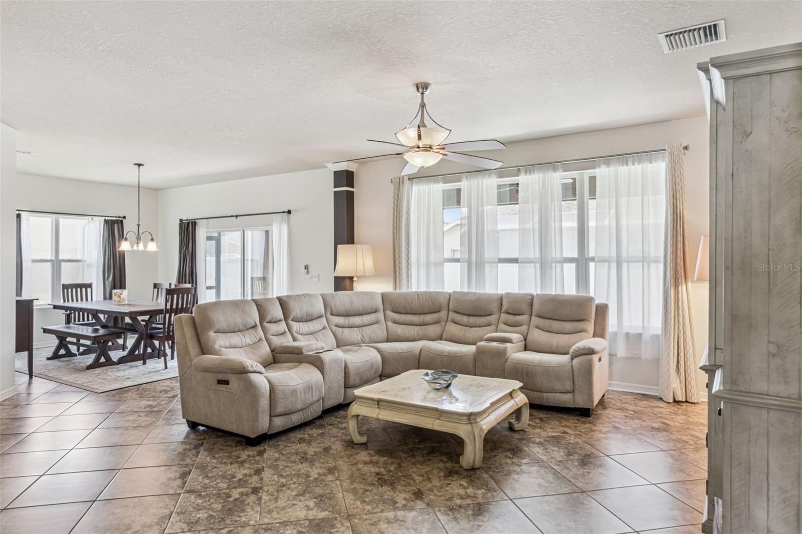 Image 14 of 56 For 31518 Bearded Oak Drive