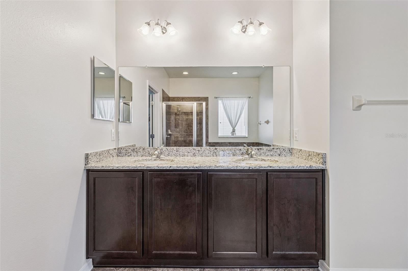 Image 25 of 56 For 31518 Bearded Oak Drive