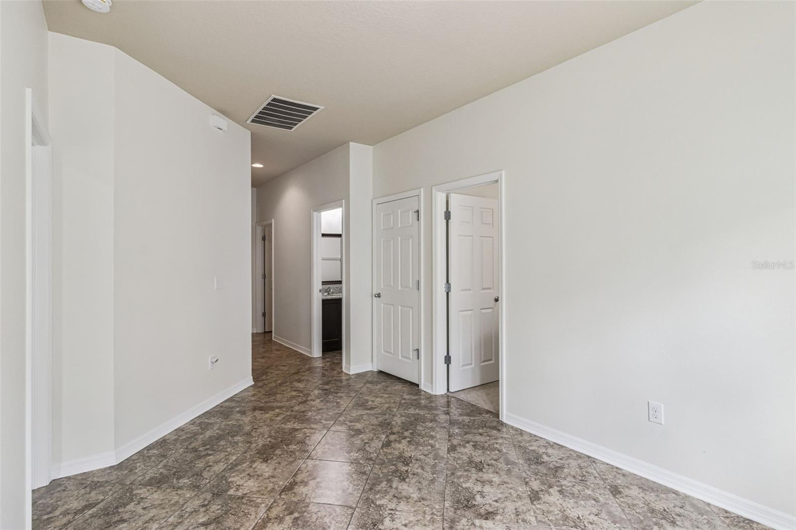 Image 27 of 56 For 31518 Bearded Oak Drive