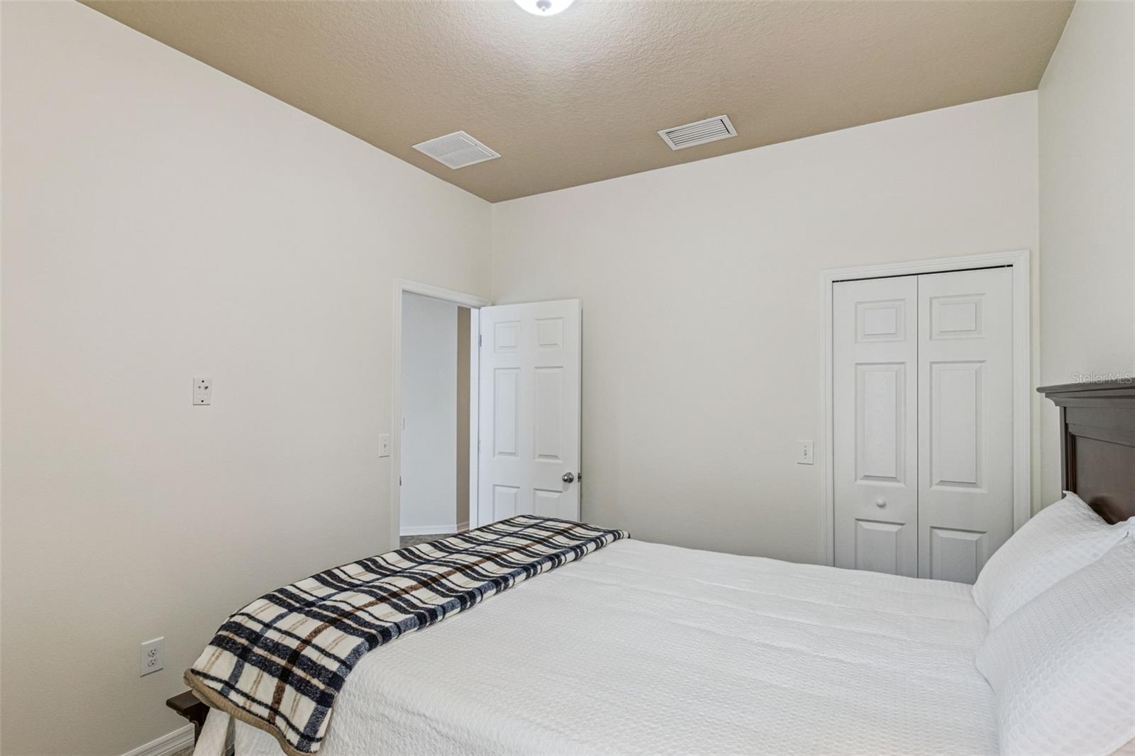 Image 29 of 56 For 31518 Bearded Oak Drive