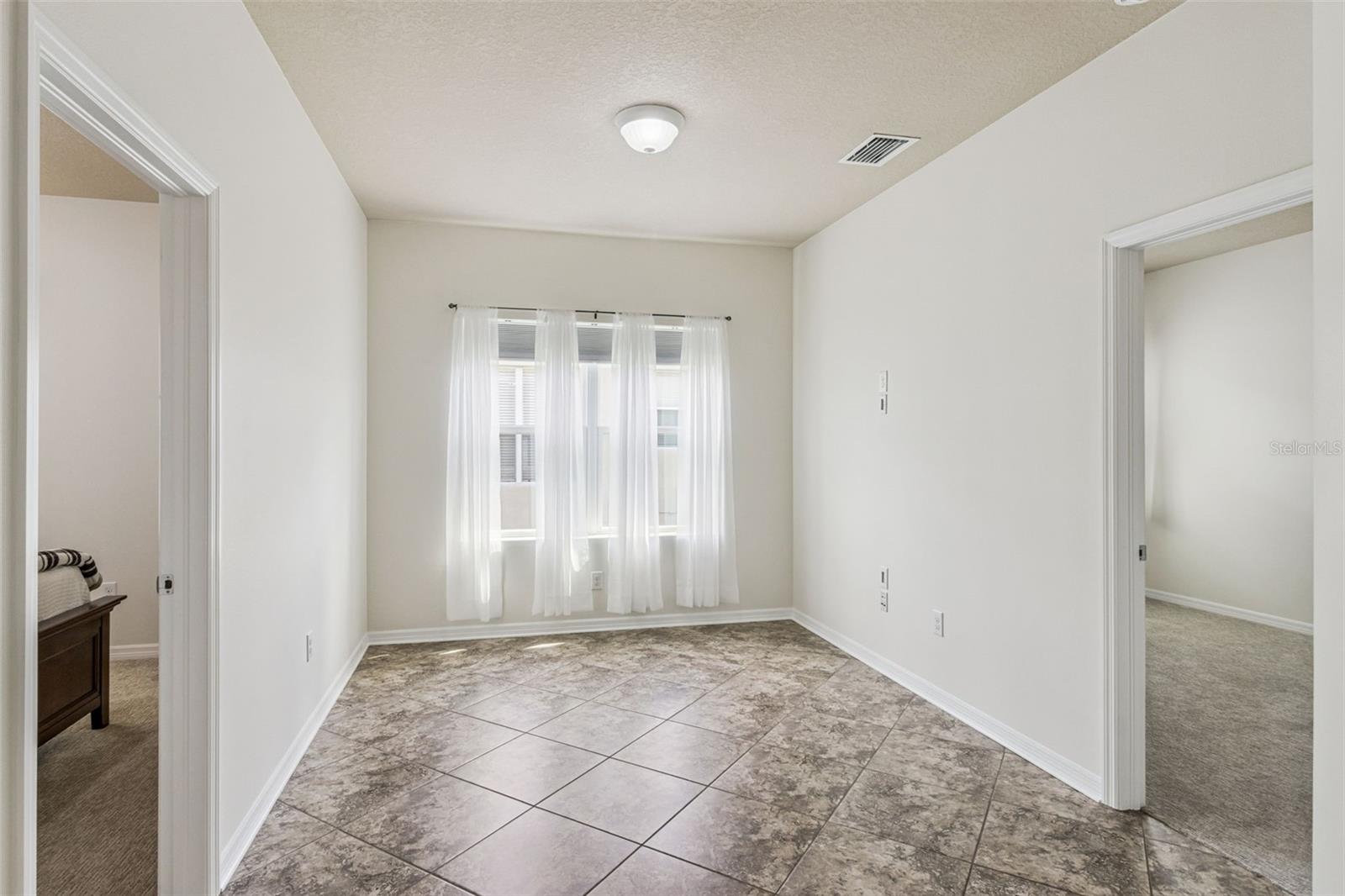 Image 30 of 56 For 31518 Bearded Oak Drive