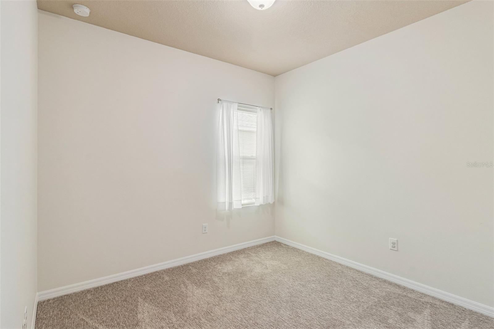 Image 32 of 56 For 31518 Bearded Oak Drive