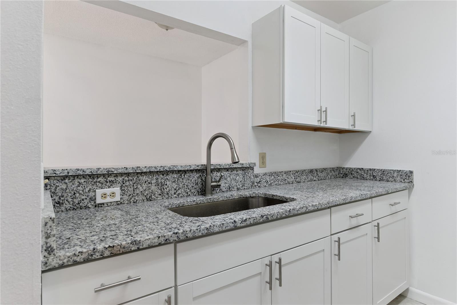 Image 10 of 26 For 2040 San Marcos Drive Se 206