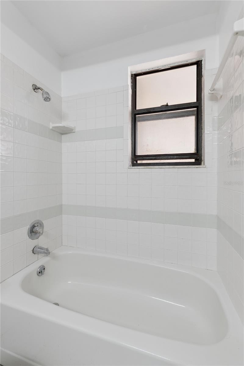 Image 16 of 26 For 2040 San Marcos Drive Se 206