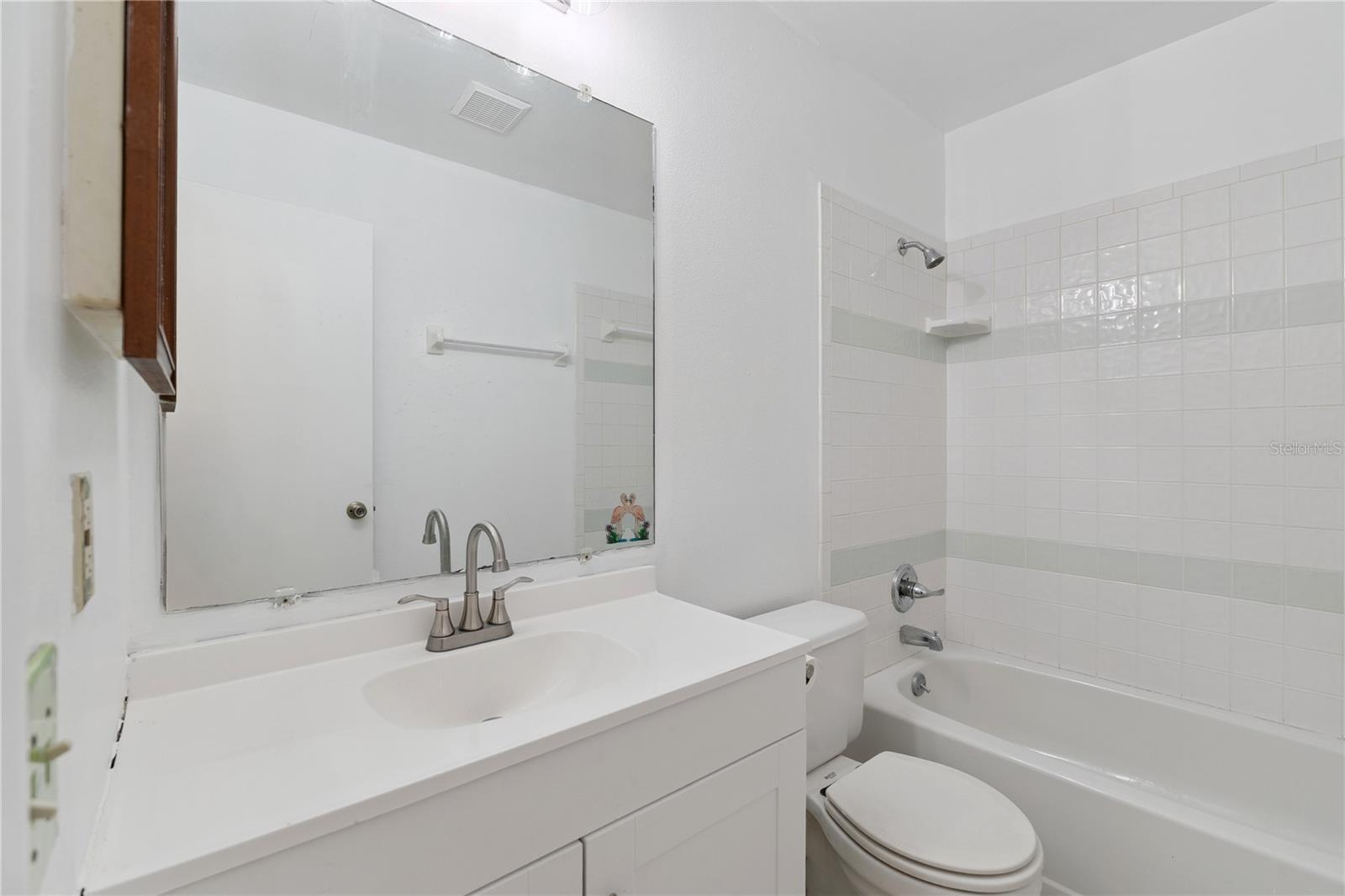 Image 19 of 26 For 2040 San Marcos Drive Se 206